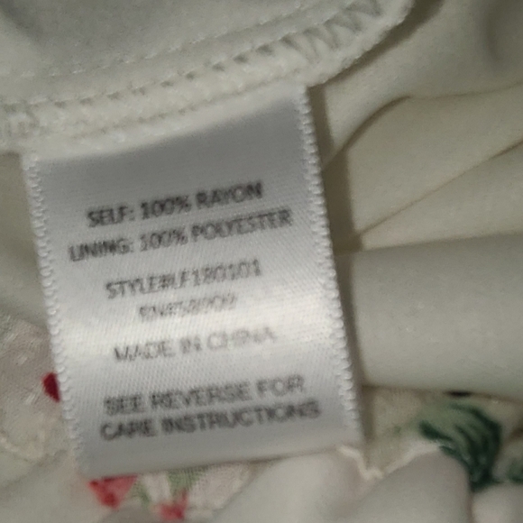 Gianni Bini floral Multi color all in one shorts - Picture 7 of 9